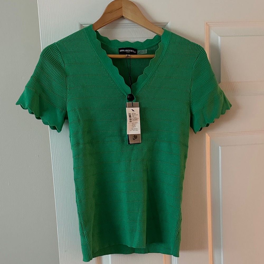 Karl lagerfeld 
Green Scallop V-Neck Blouse